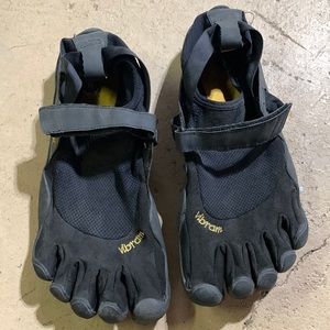 Vibram 5 Toe Shoes eu44